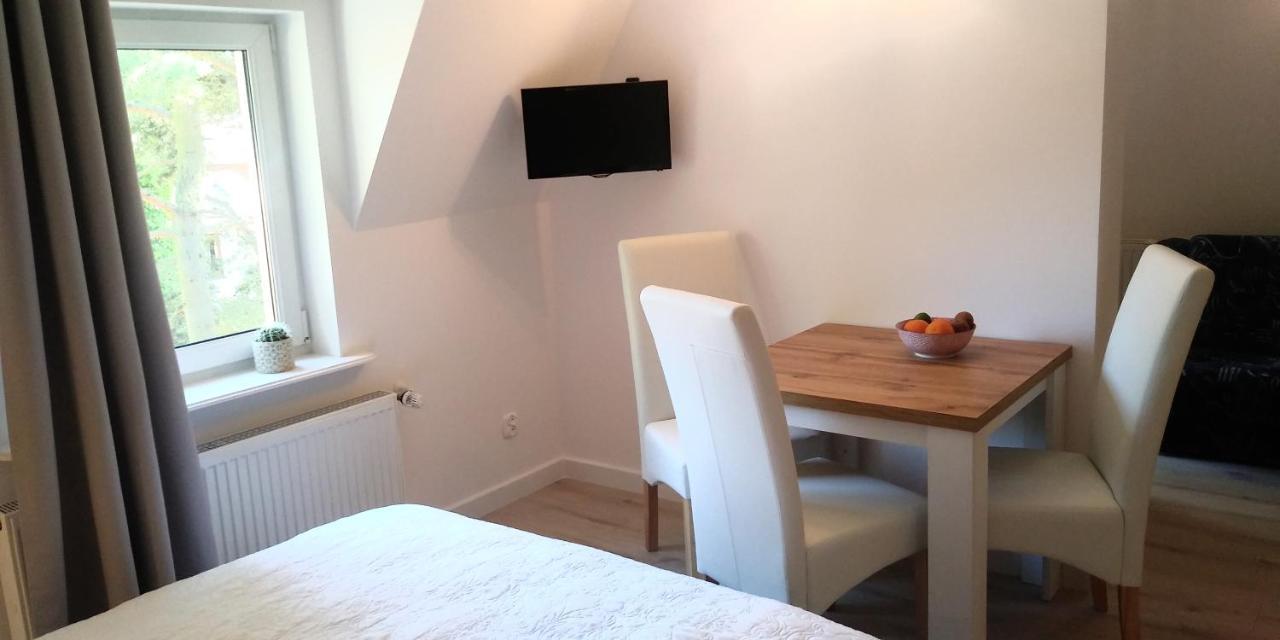 Dom Goscinny Przy Lesie Pobierowo Exteriör bild